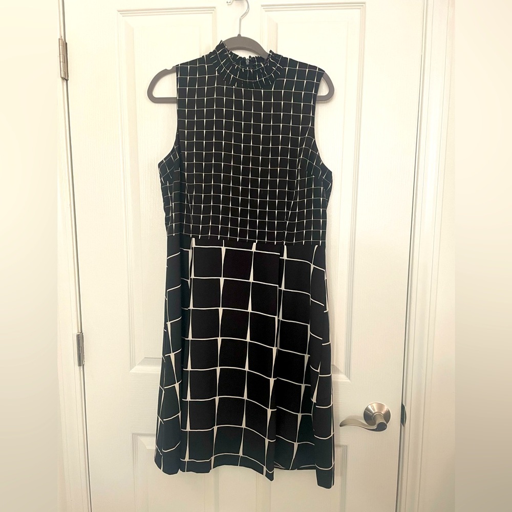 Sleeveless dress
